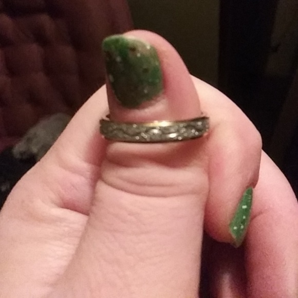 Wedding band - Picture 1 of 1